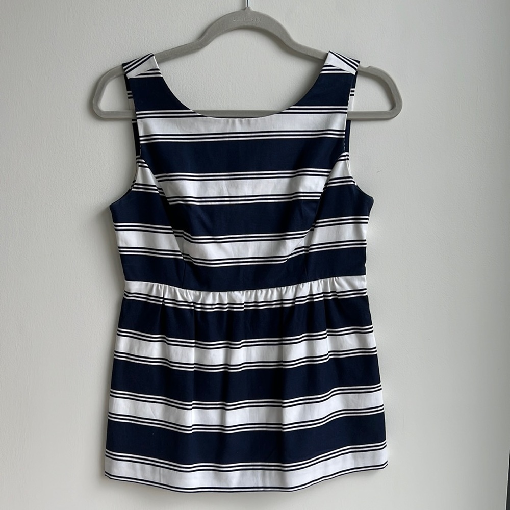 Navy and white Vineyard Vines top